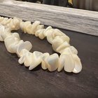 你好！该分支机构是新的，他想与夏威夷的原始盒子共享这条项链，并以1976年的6.75美元收到收据！