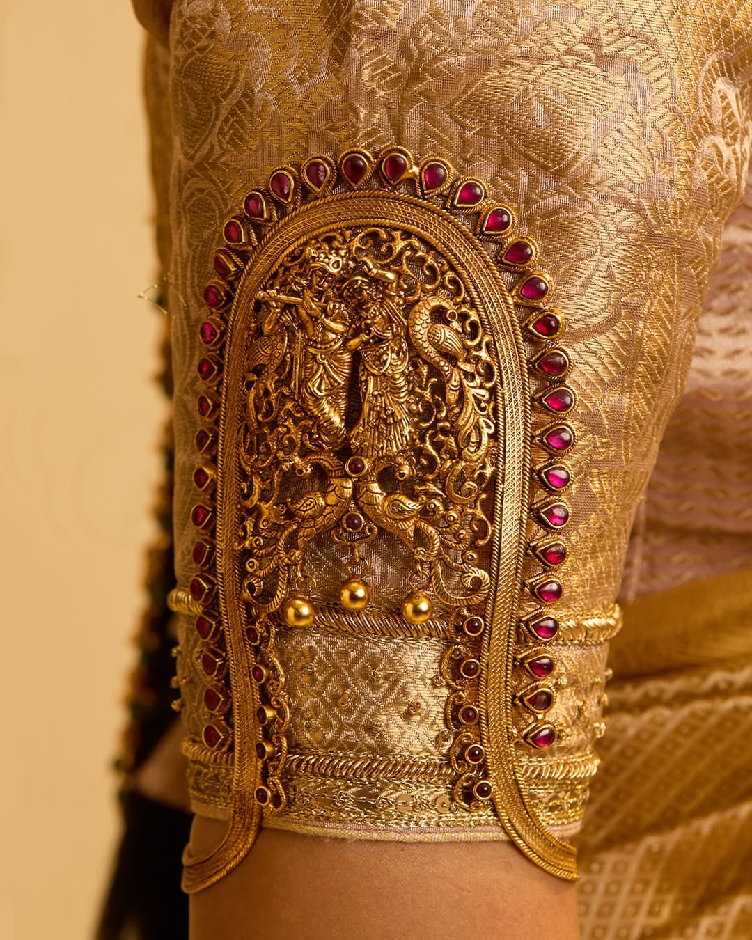 Gold Radha and Krishna Vanki From