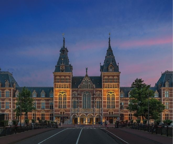 一位绅士住在阿姆斯特丹的库托里姆酒店