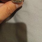 您如何看待这个旧戒指？他们是钻石吗？