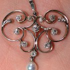 也许是维多利亚时代的早期爱德华时期的铂金黄金和钻石