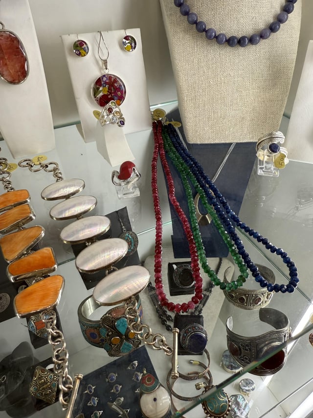 这是160欧元的Rubis Pearl项链吗？