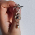 不确定胸针的历史