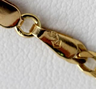 关于制造商的任何信息吗？