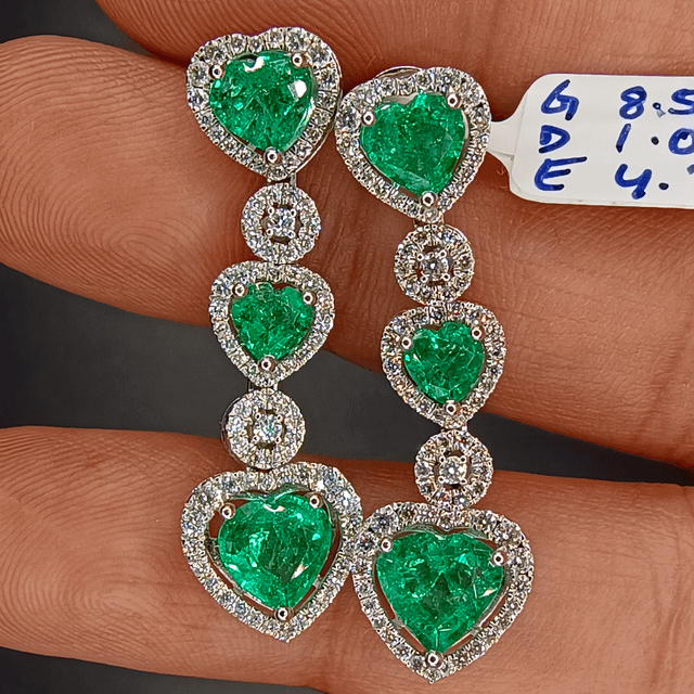 将这些美丽的耳环扔给我们在英国的客户