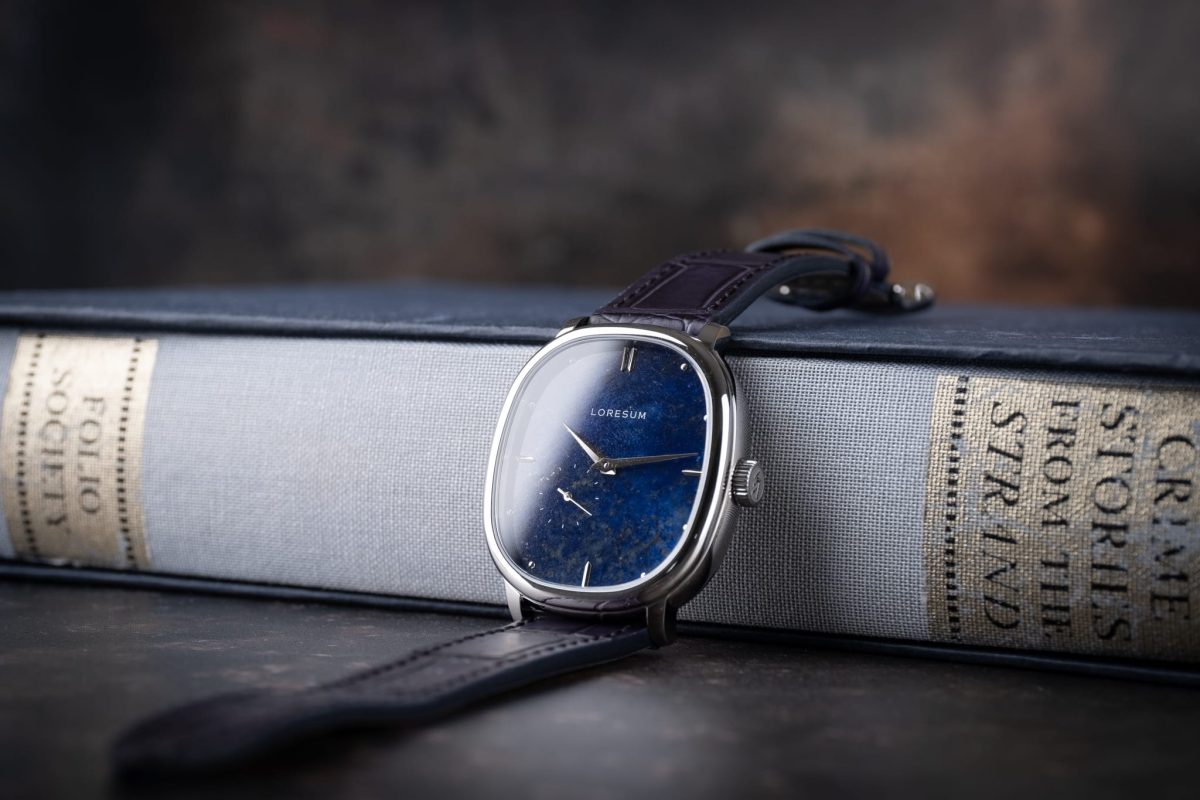 在手腕上：LS06皇家椭圆评论劳