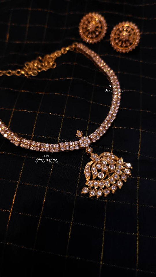 “银色sashti”白石头•印度南部珠宝