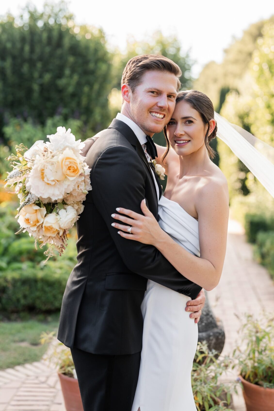 Filoli Gardens的户外豪华婚礼〜Wedluxe Media