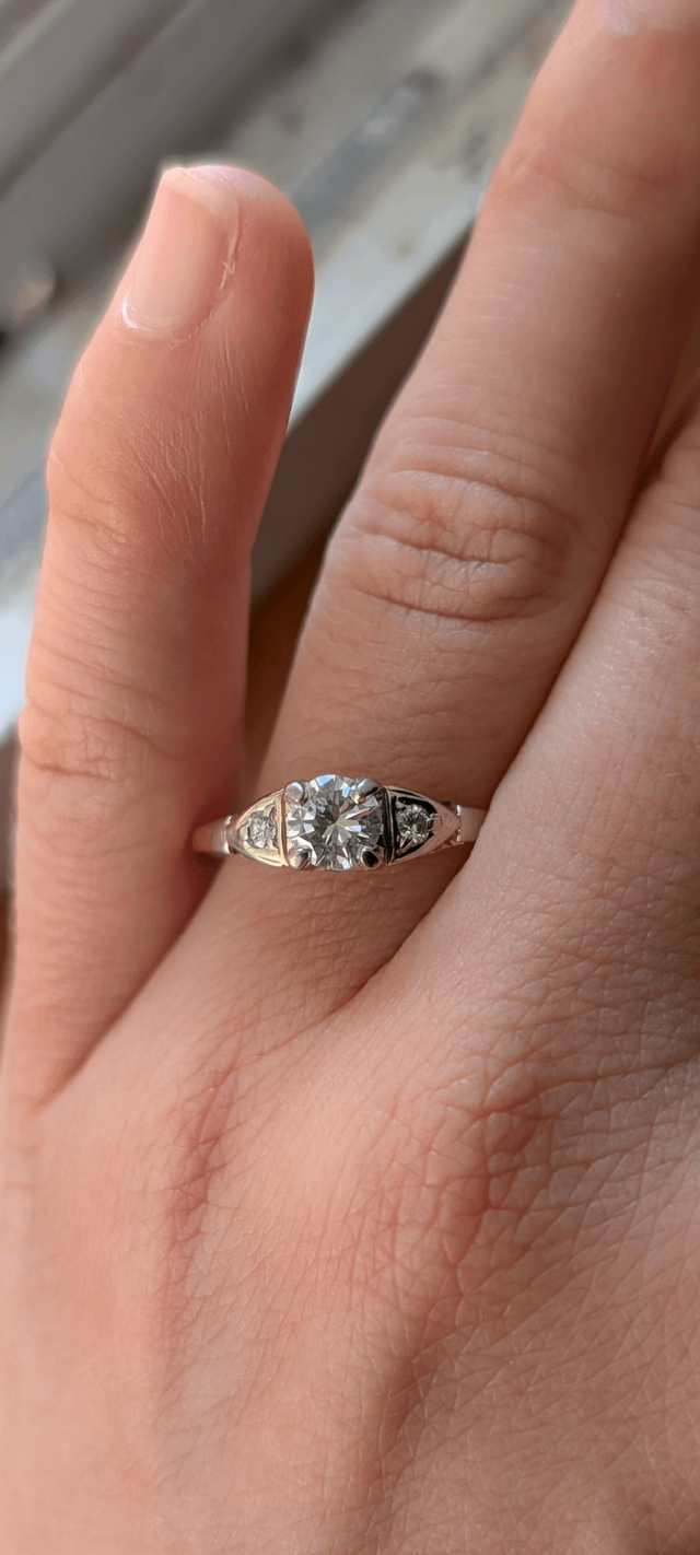 寻找有关此情感情感情节的信息