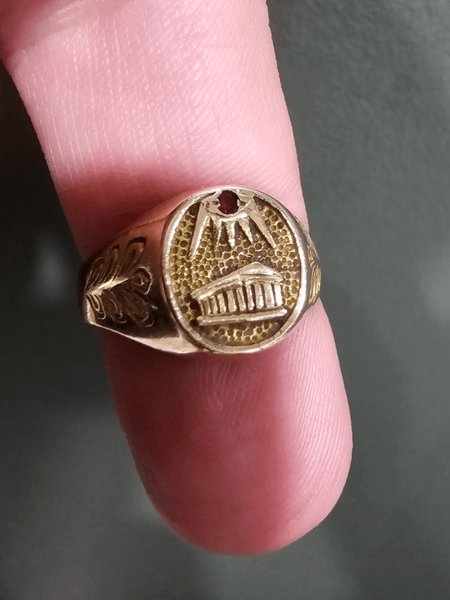 希腊曾祖父的戒指