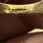 所有这些都有助于识别这个旧戒指。