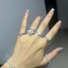 Moisanite环直接从Nie发送