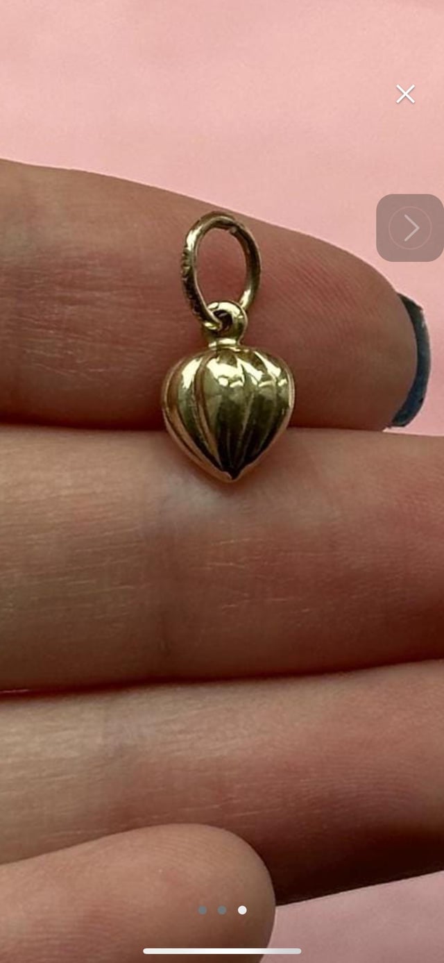 有人可以知道我可以在哪里获得这种魅力还是这样的魅力？