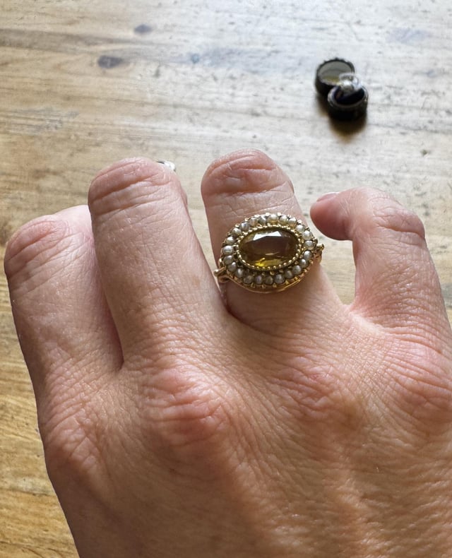 您如何选择复古或旧珠宝的评估？