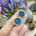 最近用孔雀羽毛包裹的作品是您的风格吗？