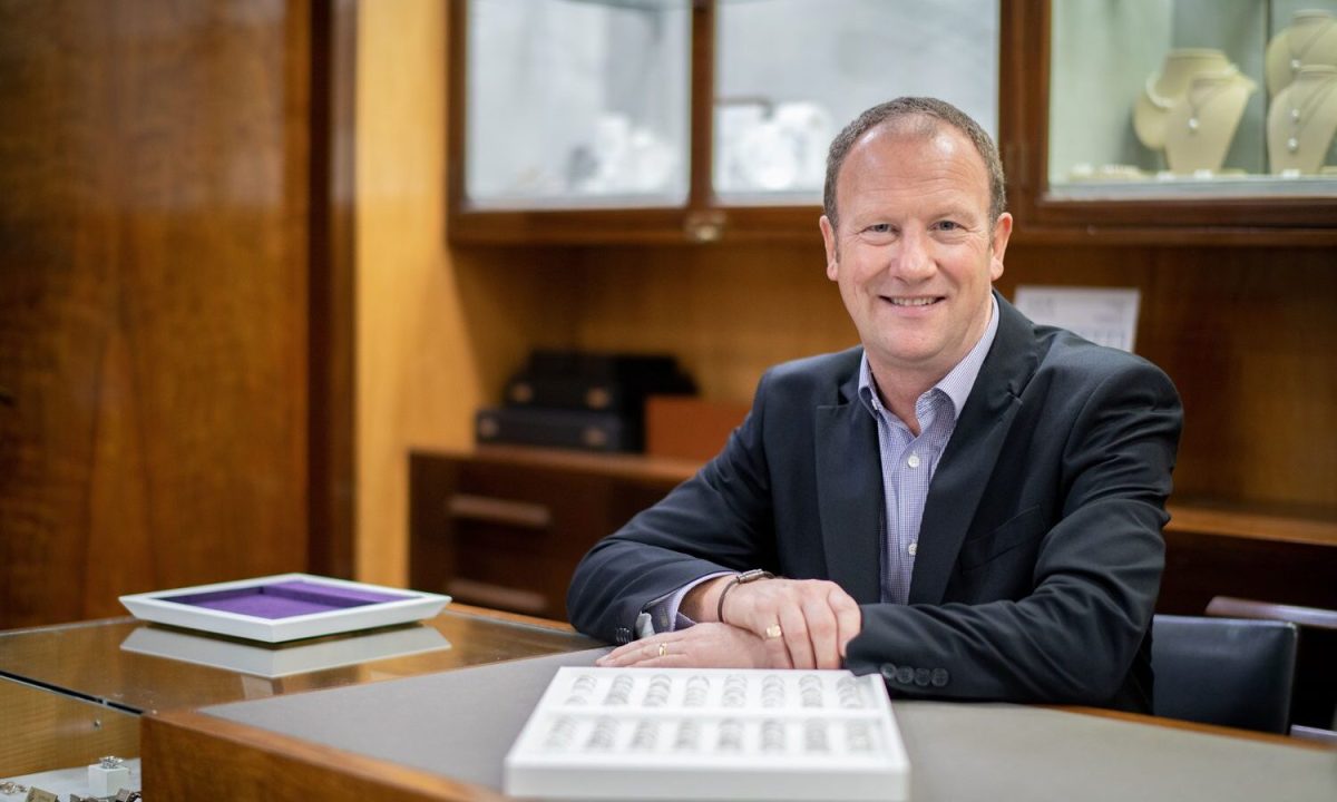 布莱克本（Blackburn）的35岁品牌与第五代的家族公司