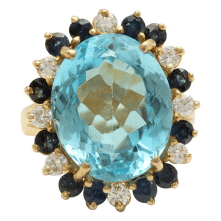 我在网上找到的美丽的蓝色托帕石戒指。