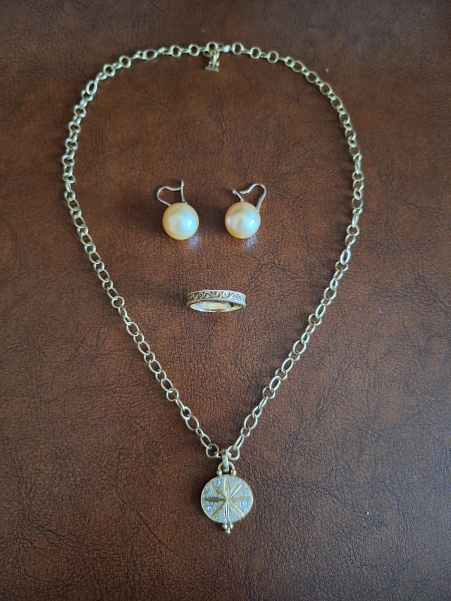 我今天戴的所有珠宝