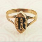 这个戒指可以调整大小吗？