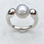 刚从板凳上下来！这是我使用迈克尔·霍姆斯的设计塑造的第二颗珍珠。我对结果非常满意。您想对戒指的形状进行更多尝试，看看珍珠如何与金属相遇吗？但是，还不算太破烂。祝大家感恩节快乐！