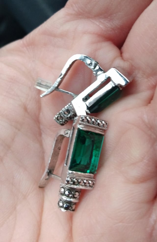 这个黑色星期五我收到了一些有趣的复古耳环！