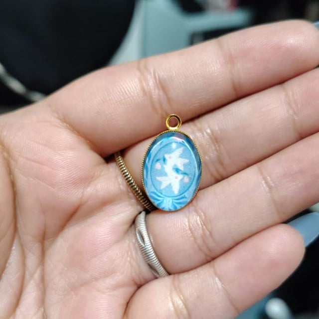 我应该如何雕刻/雕刻这个吊坠？