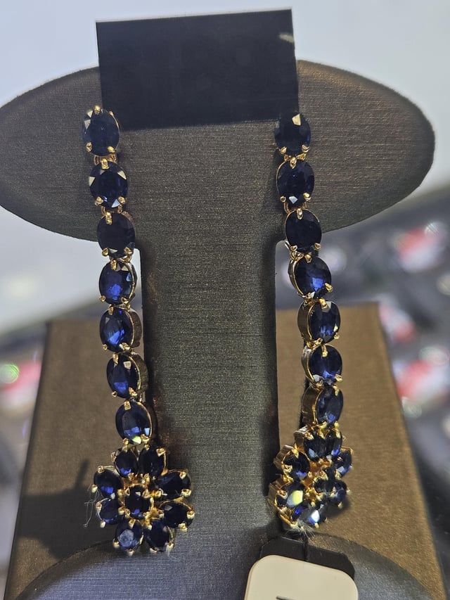 蓝宝石吊式耳环