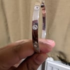 这东西有没有可能是由金属或宝石制成的？