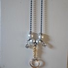 就像它有点原始和不拘一格。