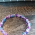 在黑暗中发光的手镯