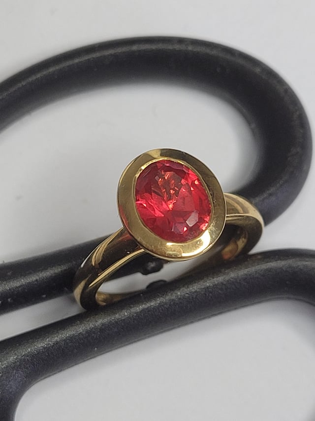 TJC 实验室培育的帕帕拉恰蓝宝石