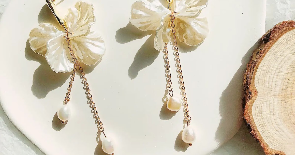 美丽的花形簇状耳环，由 CaitlynJewelryArt / Jewel Decoration 设计