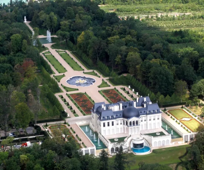 穆罕默德·本·萨勒曼价值 3 亿美元的法国豪宅内部