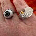 今天早上，我美丽的表弟 Sand 送给我一枚银戒指作为我 40 岁生日的礼物