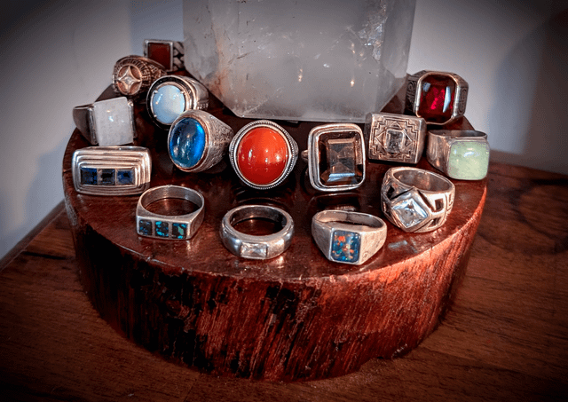 我的戒指收藏越来越多。