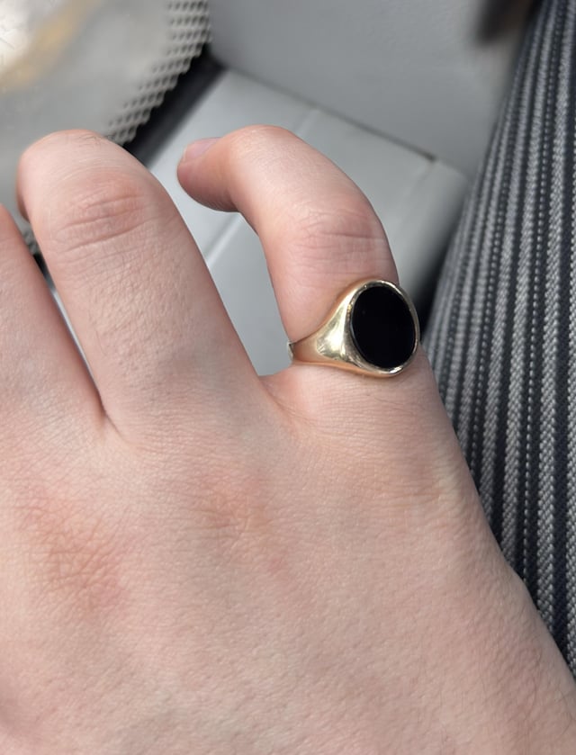 在英国伦敦寻找手动挖掘机！