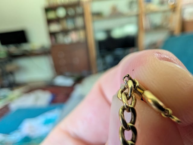 坚固的链条具有空心扣环的概率是多少？