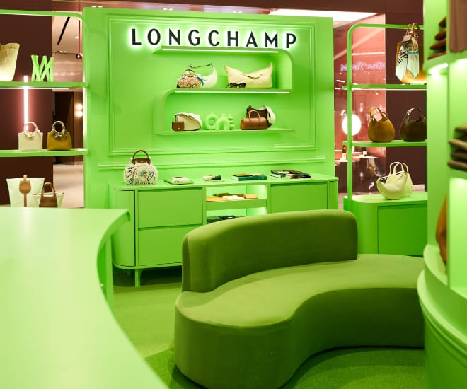 Longchamp 将其绿色概念店引入新加坡莱佛士城