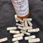 我在哪里可以找到用一块银制作定制银/金手链的帮助？