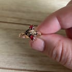 确定这枚戒指的品牌和年代？