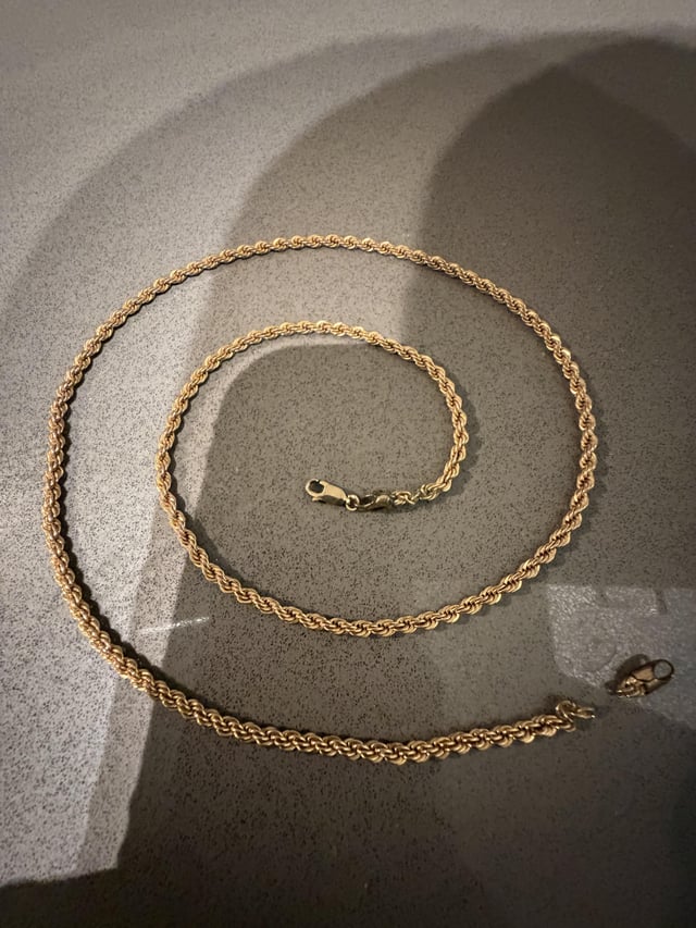 这里有做大量修理工作的珠宝商吗？