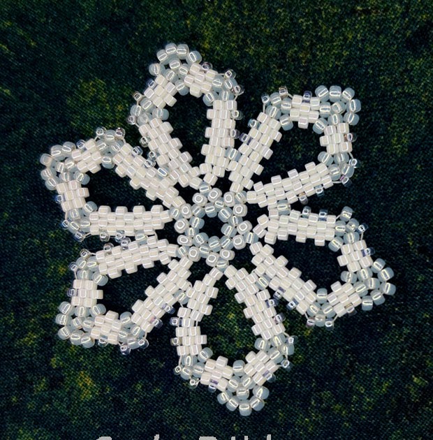 珠子图案和想法：雪花装饰图案#189