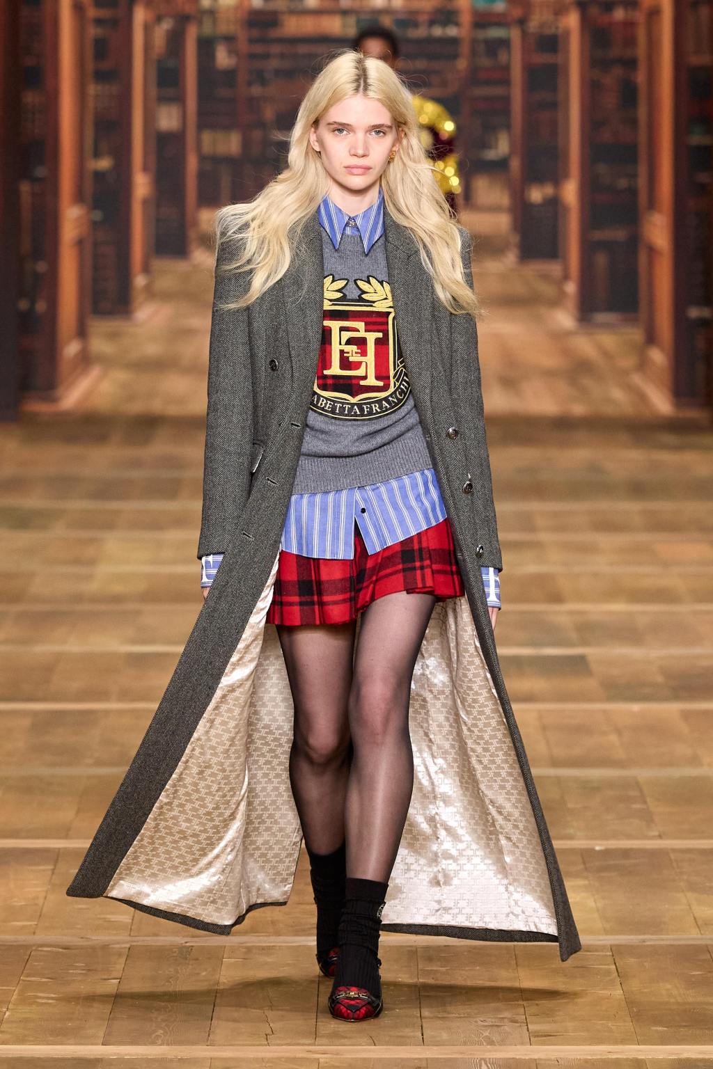 Elisabetta Franchi 时装秀、时装秀及2024年秋季成衣系列回顾