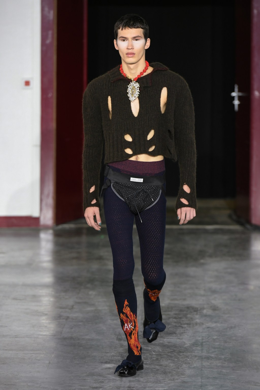 Andreas Kronthaler 演绎 Vivienne Westwood 2024 秋季成衣秀、时装秀及系列回顾