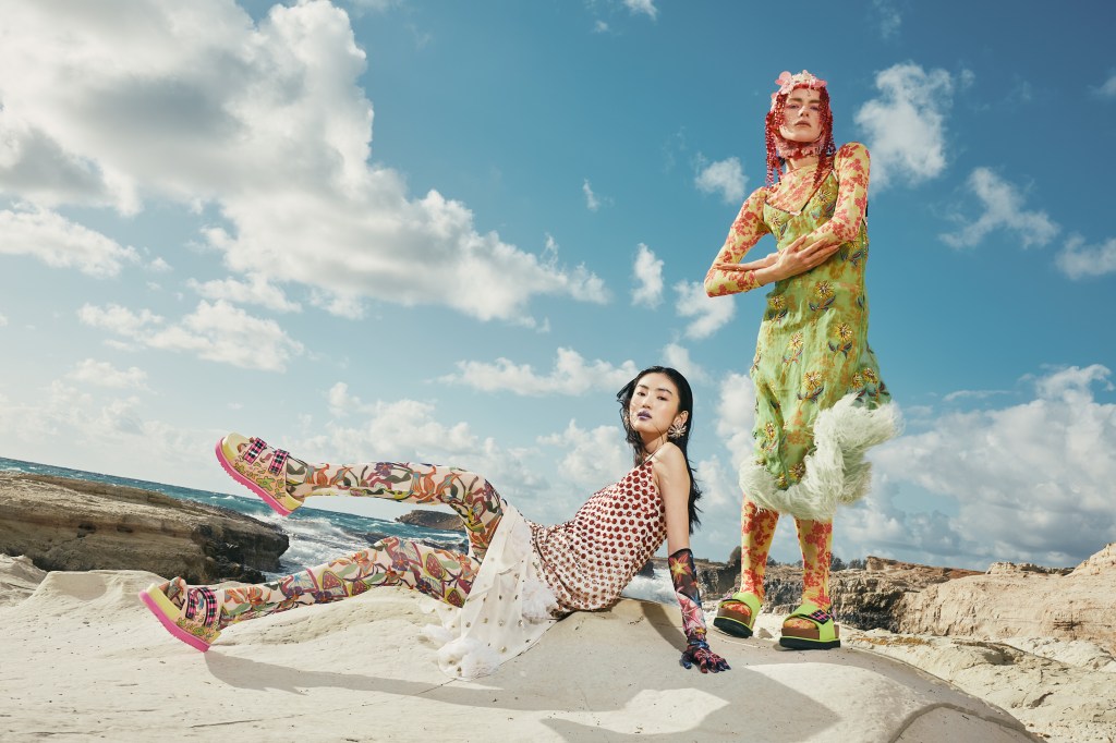 Ugg 与中国设计师邱淑婷共同打造海洋风格的胶囊系列
