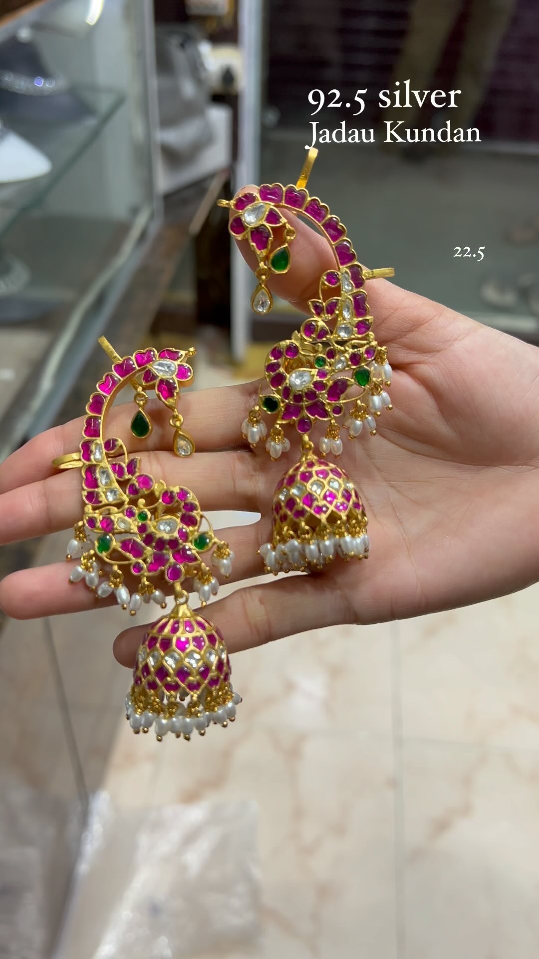 来自“Navkar Boutique”的 Jadau Kundan 耳罩 Jhumkas • 南印度珠宝