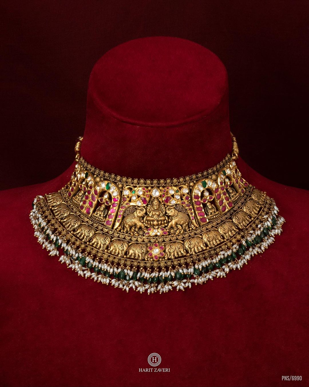 “Harizaeri Jewellers”设计的古董金项链 • 南印度珠宝
