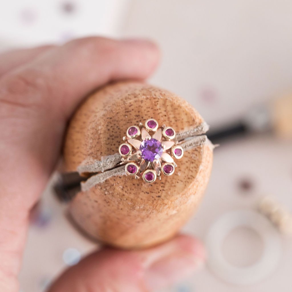 加入珠宝文凭课程的 10 个理由