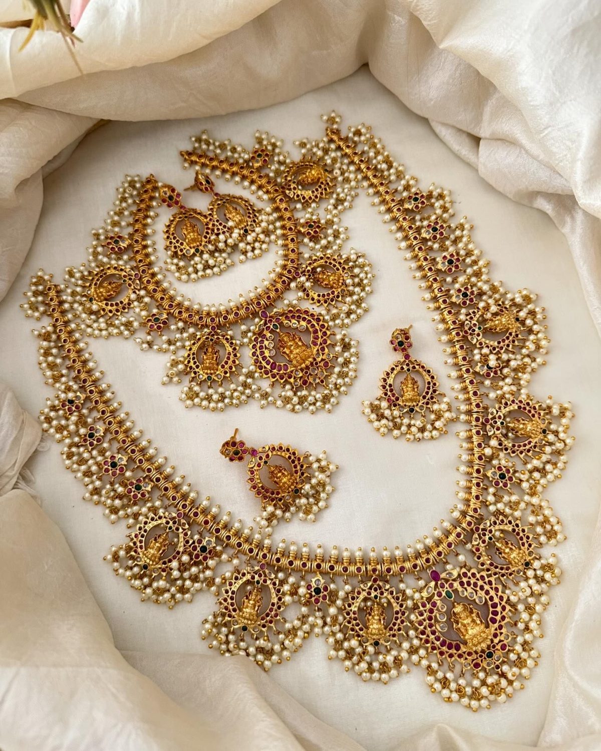 Pearl Necklace with Kemp Pendant From 'Parampariya'