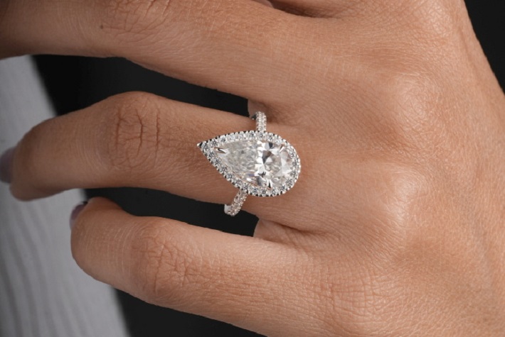 Bride Calls off Wedding over Lab Grown Ring